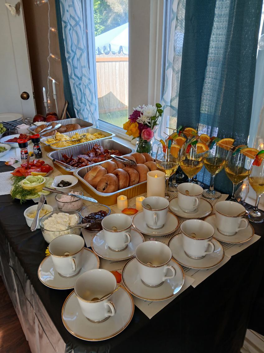 Brunch display with coordinated decor